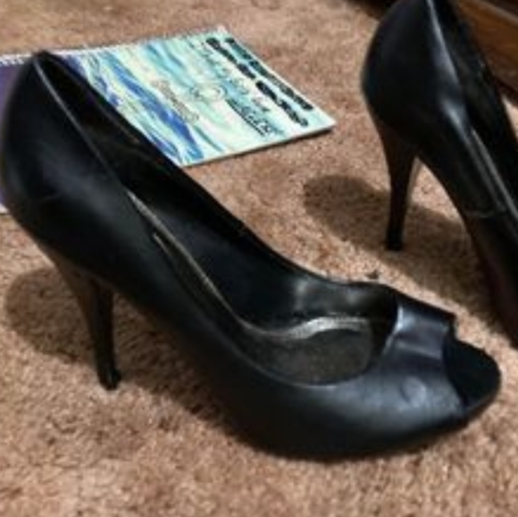 ๐4 pairs Size 8 Black Heels ๐ - Picture 2 of 4
